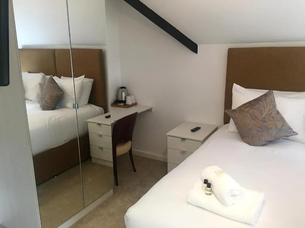 Primrose Hotel